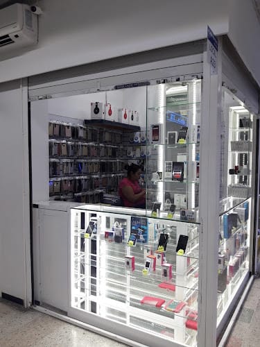 Instalaciones de Plaza Mayoreo Del Celular Tijuana